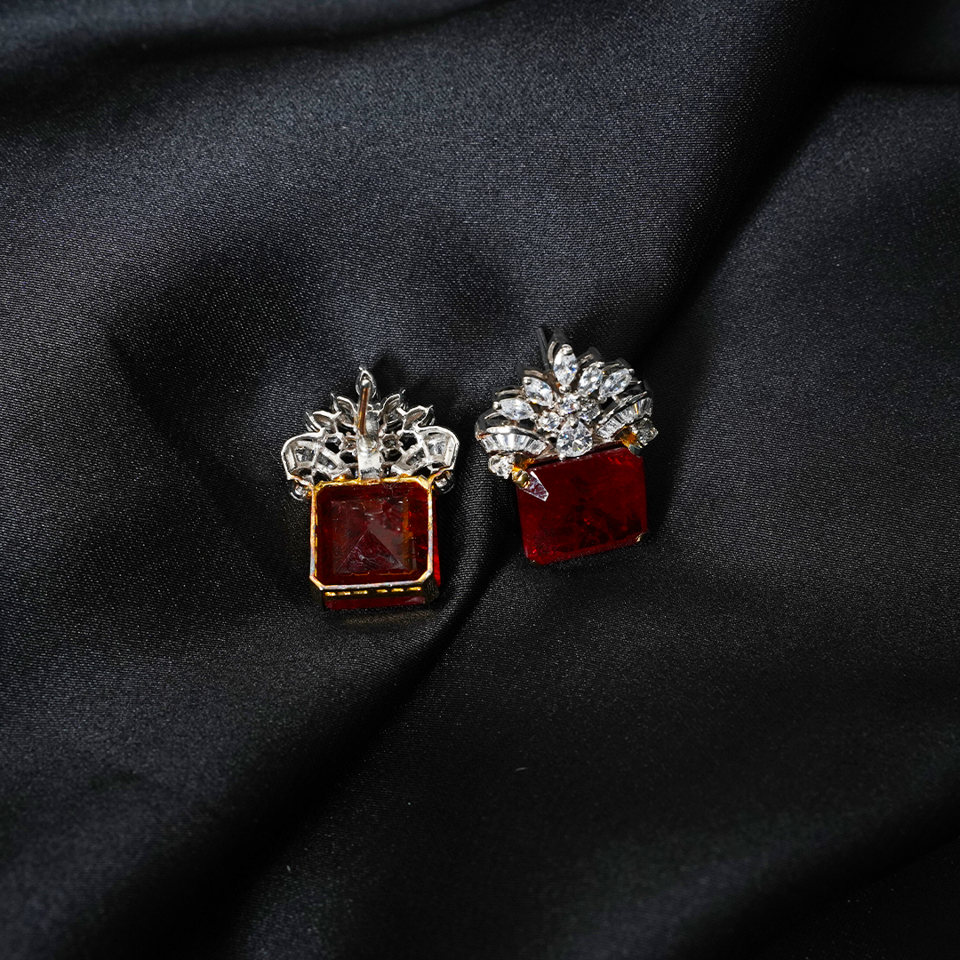 Vera studs – Mahvish Naeem